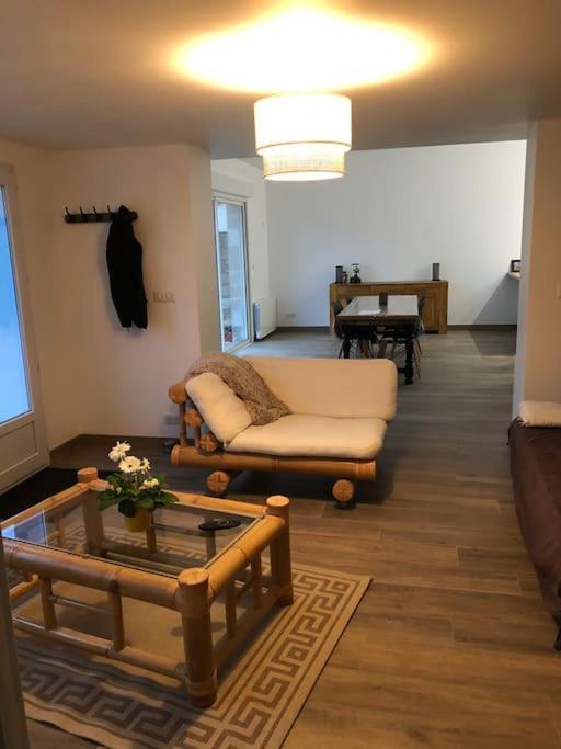 Logement De Plain-Pied Avec Jardin, Terrasse Gurgy 외부 사진